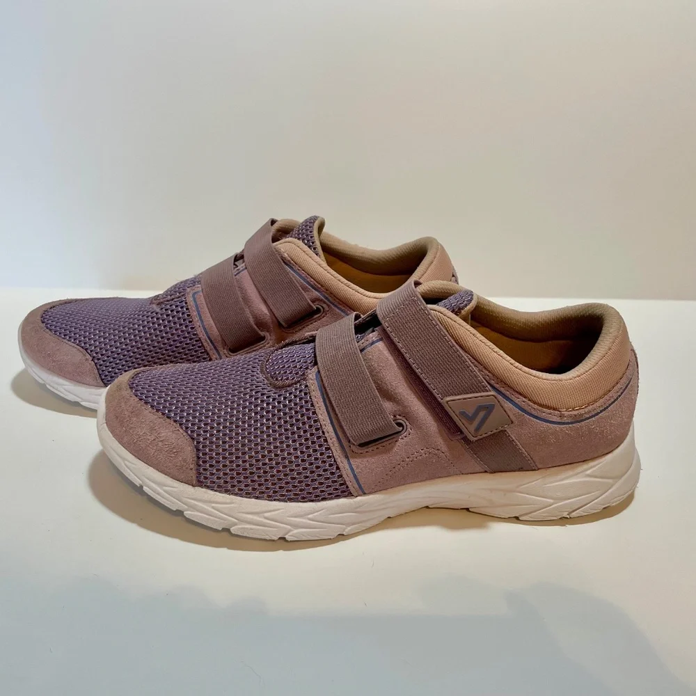 Vionic Adjustable Athletic Shoes Purple Size 9.5